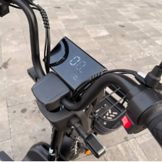Електроскутер VOLTO BOLTTEC Edge 800W 48V 15Ah 14" (2025)